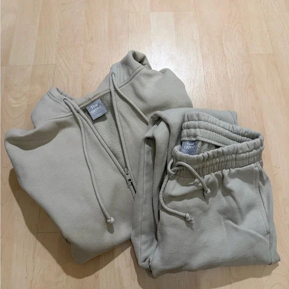 ARITZIA Cozy Fleece Boyfriend Zip Up + Sweatpants Bundle - Picture 3 of 6